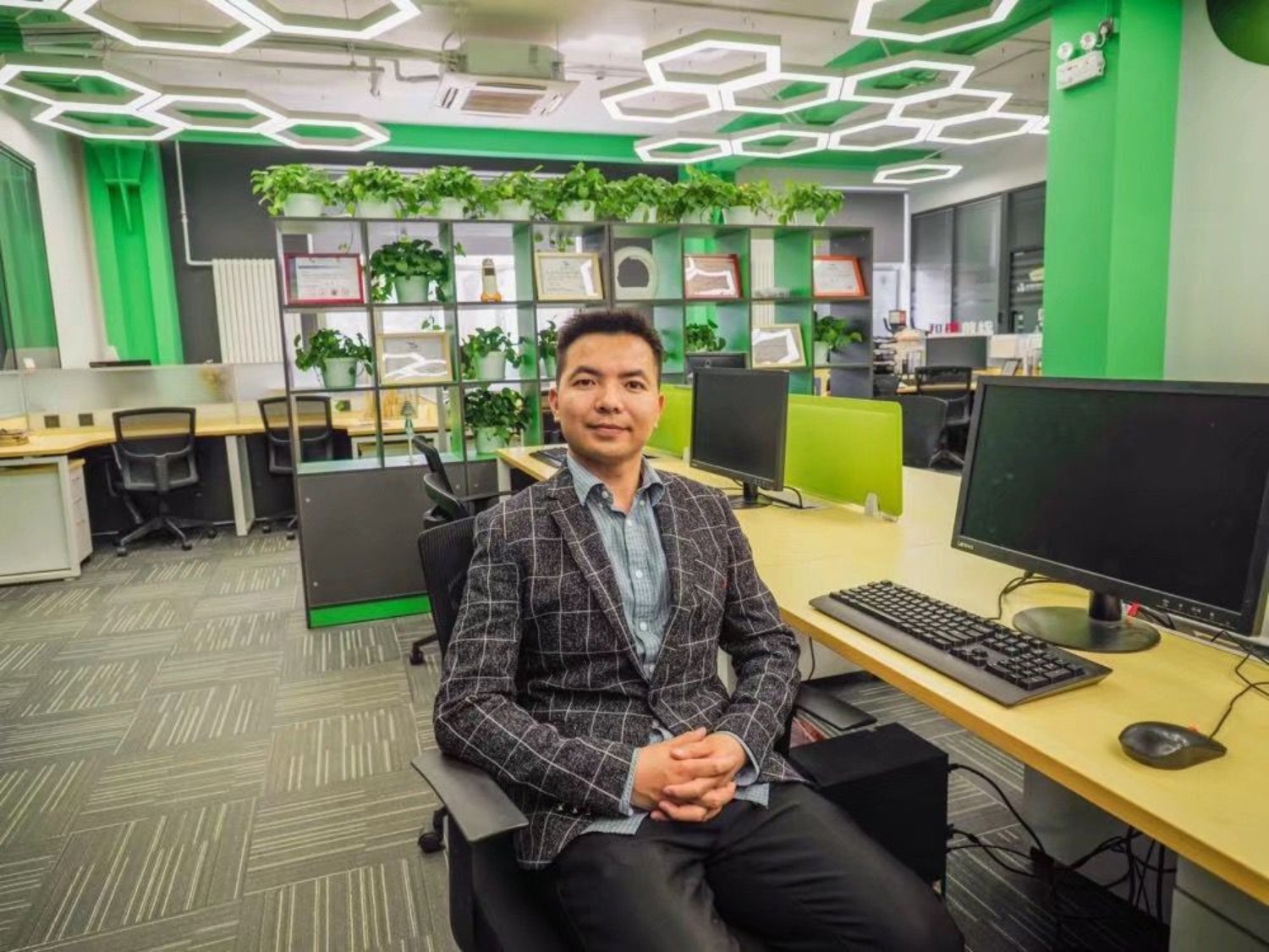 北科大beat365英国官方网站2018级工商管理专业研究生 肖祥应